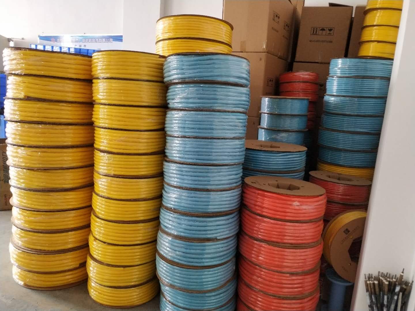 彩色開口自卷式套管大量生產(chǎn)中歡迎下單！